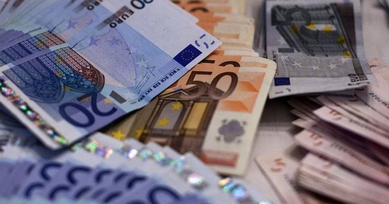 Public and private debt in the country rises to 876.2 billion