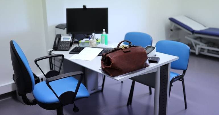 Experts warn of failures in access to psychotherapy in the NHS
