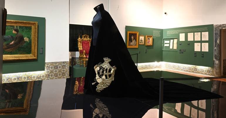 D. Maria Pia's mantle on display in Vila Viçosa