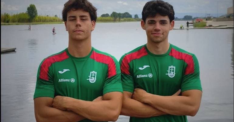 President congratulates junior world champion canoeists