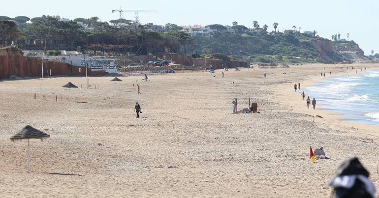 Angeiras South Beach is safe for swimming