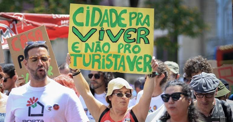 BE questions Moedas regarding Santa Casa properties