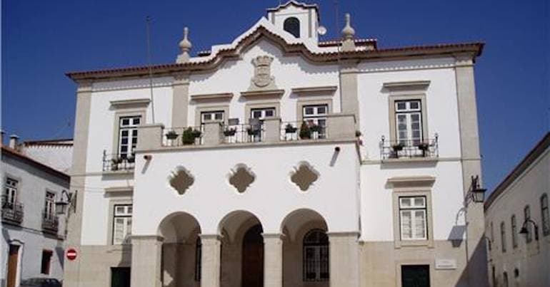Serpa closes municipal cinema-theatre "indefinitely"