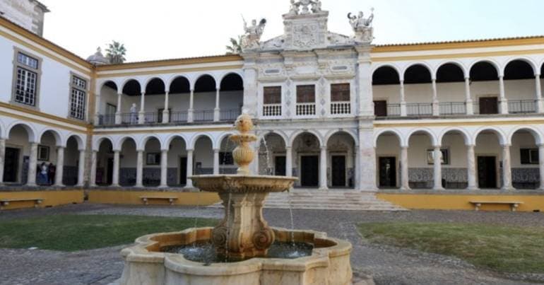 Protest at the University of Évora for better conditions