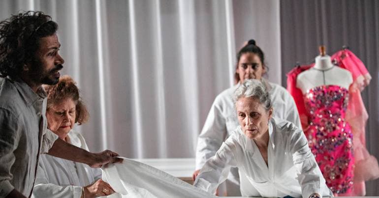 'Lacrima' at the CCB: the work behind a royal gown