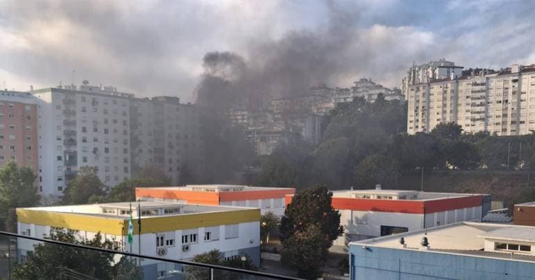 Fire breaks out near Rio de Mouro station