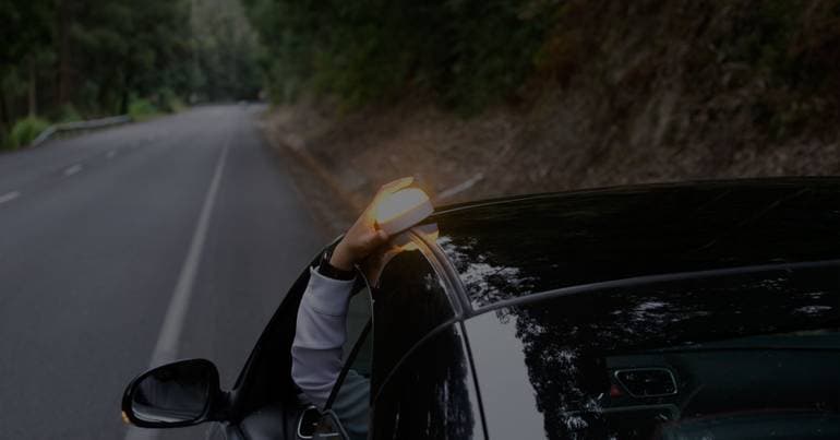 Spain to replace warning triangles with signalling lights in 2026