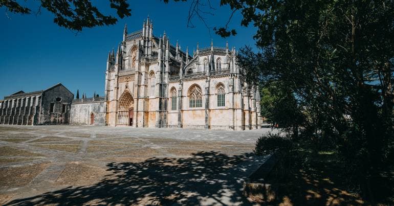 Several stained-glass windows at the Batalha Monastery will be restored