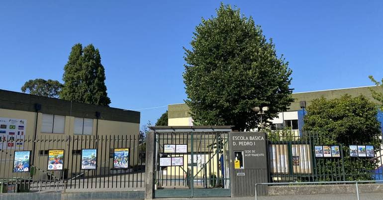 Classes begin with teacher shortages and no mobile phones