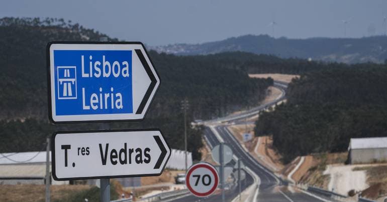 Ten-car pile-up affects traffic on the A8 motorway