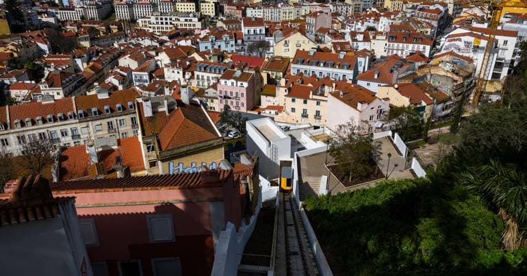 Graça funicular resumed service this Thursday