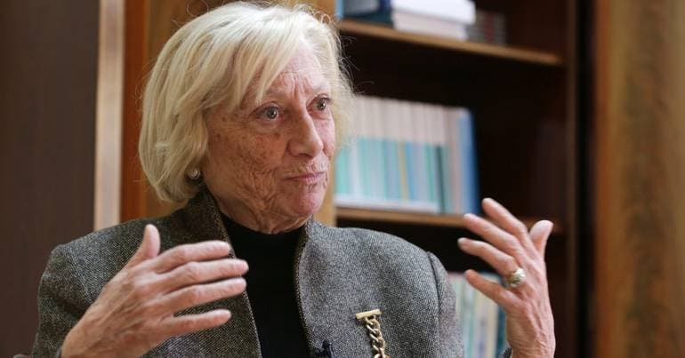 Maria Emília Brederode Santos: minister mourns death