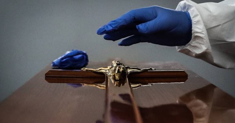 Searches at the Santa Maria Hospital morgue