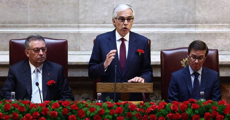 April 25th. Aguiar-Branco criticises "labelling"