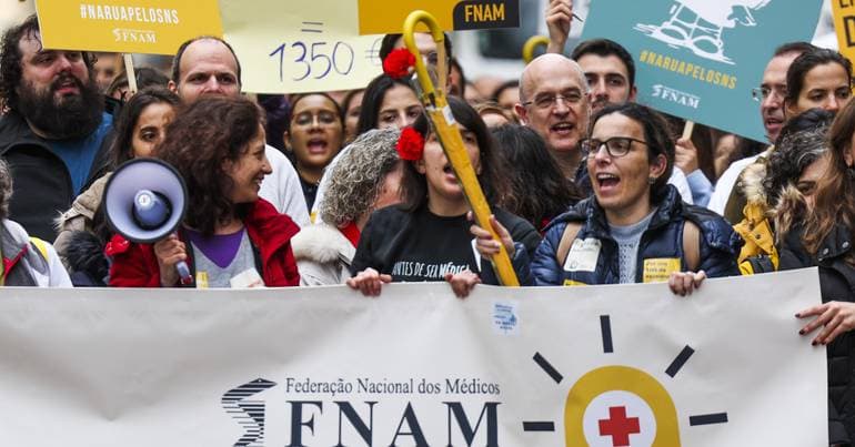 FNAM holds rallies in Viana do Castelo, Porto, and Lisbon