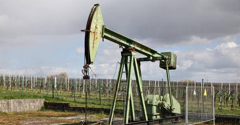 Oil price exceeds 112.50 dollars per barrel