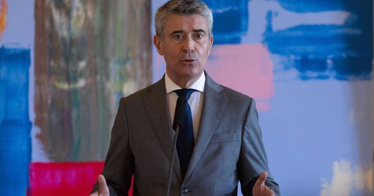 Carneiro says Montenegro should not give 'reasons' to Chega