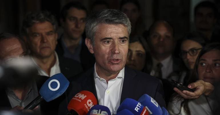 Carneiro challenges Montenegro to drop labour reform