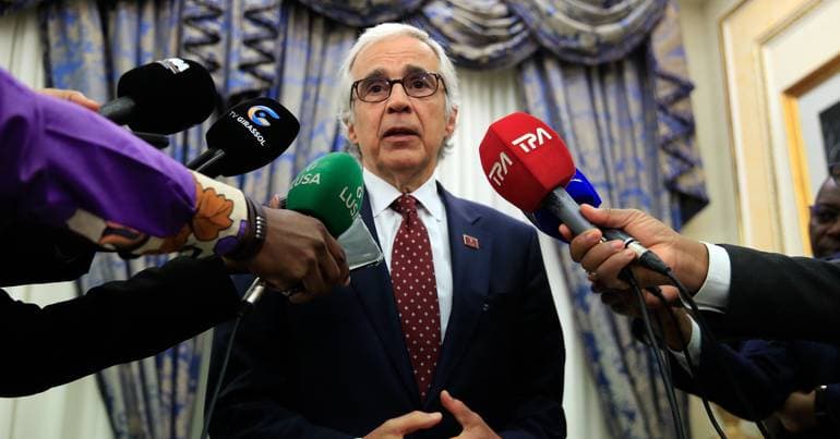 Aguiar Branco calls for the total release of Simões Pereira