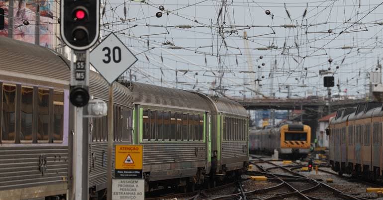 Ticket sales for Alfa Pendular and Intercidades suspended in the North