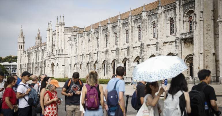 Total tourist accommodation revenue rises 5.5%