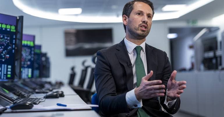 Air traffic hits record and delays fall by 18% in 2025