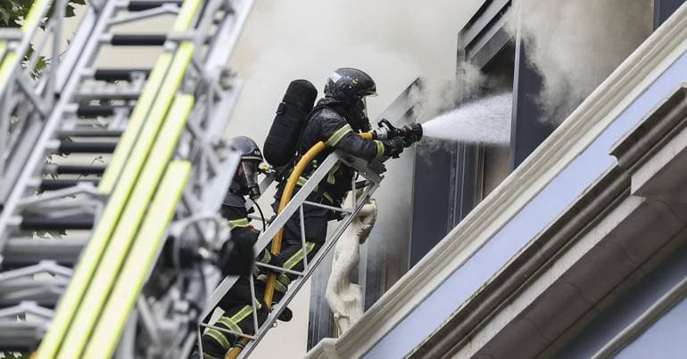 Eight people assisted after hotel fire in Lisbon