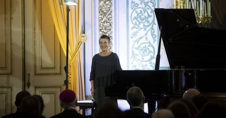 Pianist Maria João Pires announces online academy