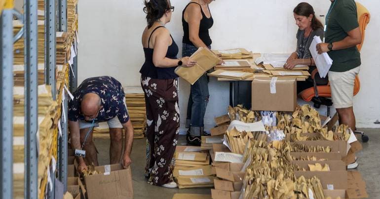 Fenprof: Teachers spent the night grading exams