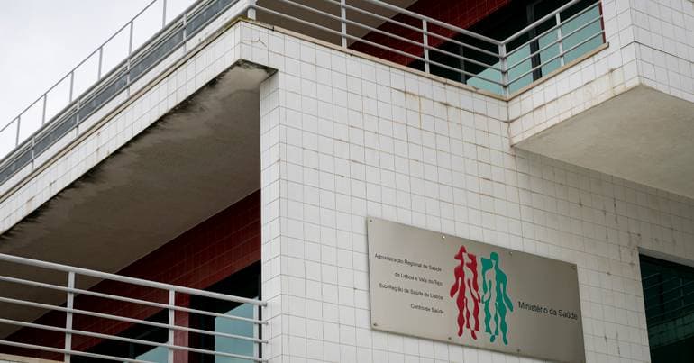 Users demand reopening of Family Health Unit closed due to AC failure