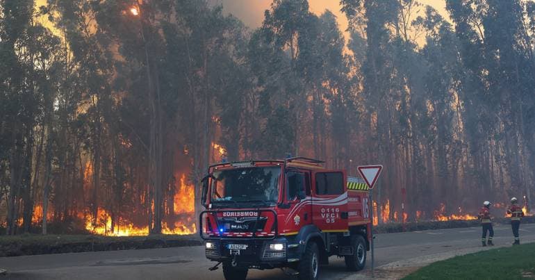 Fire in Gavião with 100 firefighters and 7 aerial assets