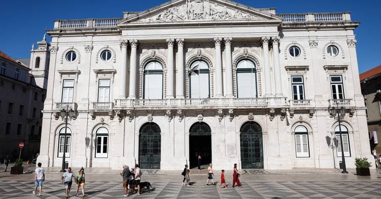 PCP demands end to 'illegal removals' of propaganda in Lisbon