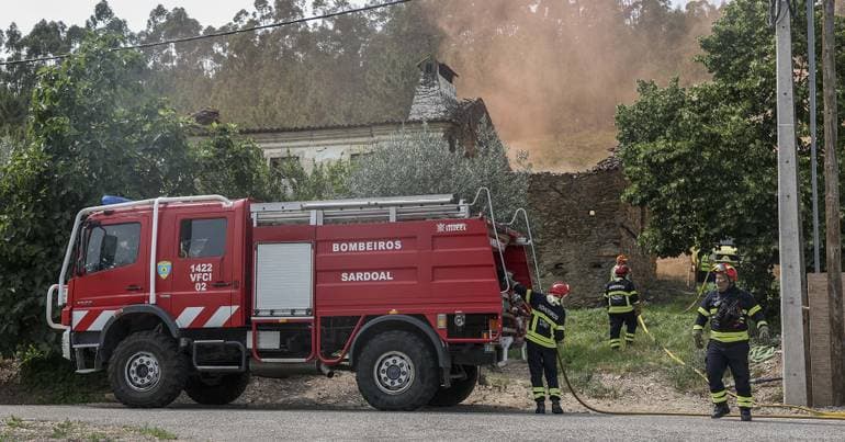 Government has "confidence" in firefighting efforts