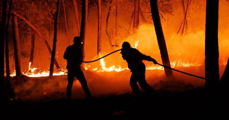 Hundreds of firefighters battle Arcos de Valdevez blaze