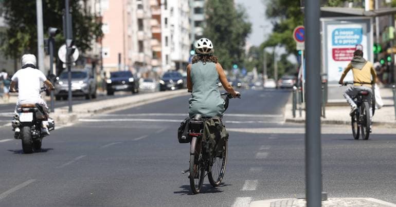 Association opposes mandatory helmet use