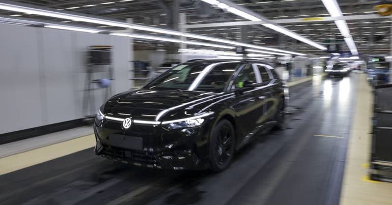 More new electric cars lower average emissions