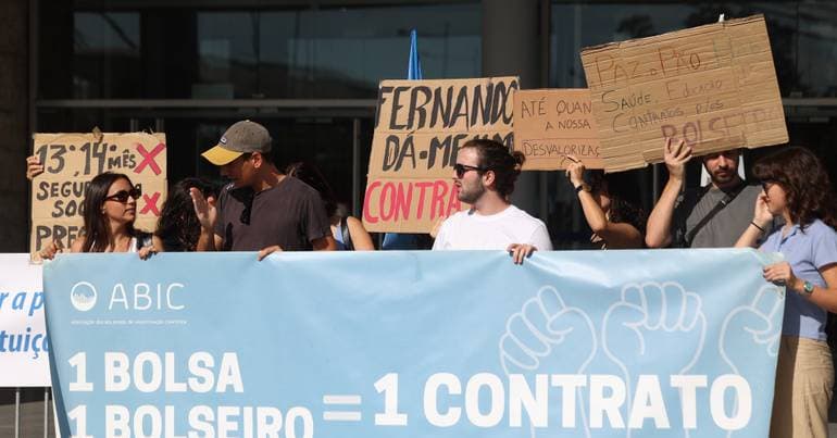 Researchers protest in Lisbon for better conditions