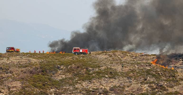 Firefighters injured in Arouca show favourable progress