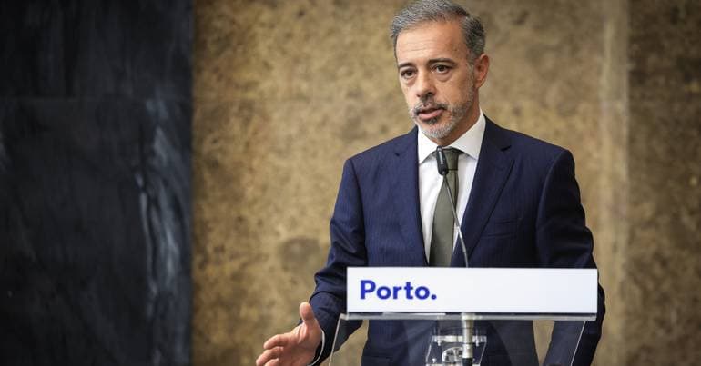 Porto City Council approves sale of 2 properties, PS voted against