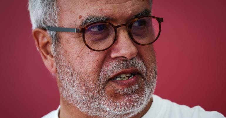 BE says the Ministry of Internal Administration is a "permanent soap opera of scandals"