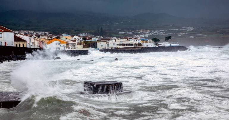 67 people evacuated from campsite on Terceira Island