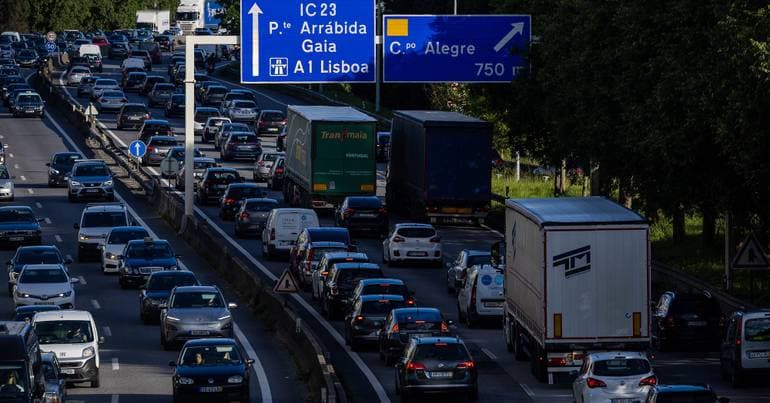 Heavy goods vehicles without a destination in Porto or Gaia banned from the VCI