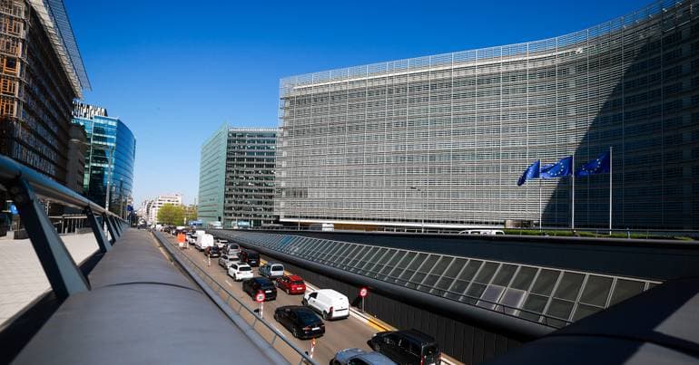 EC retreats on remote work and fewer flights to save energy