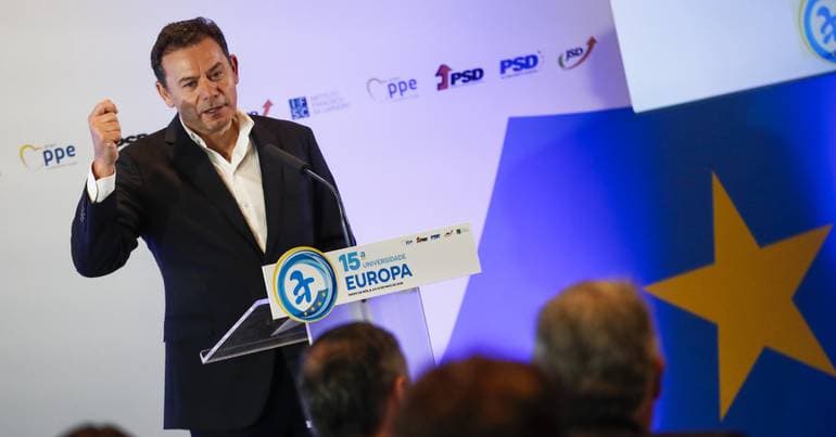 PM defends inclusion of Russia in negotiations to achieve peace