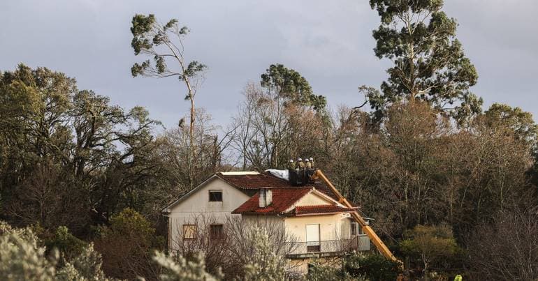 Bad weather: Applications for housing support end