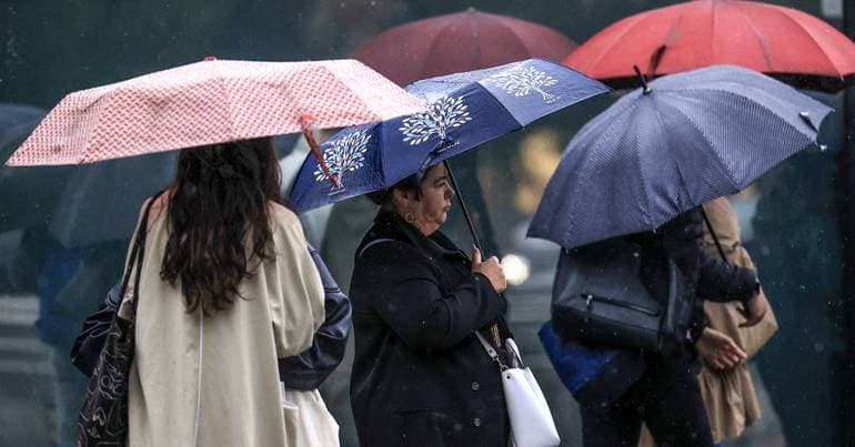Avenida D. Carlos I in Porto closed from 7:00pm