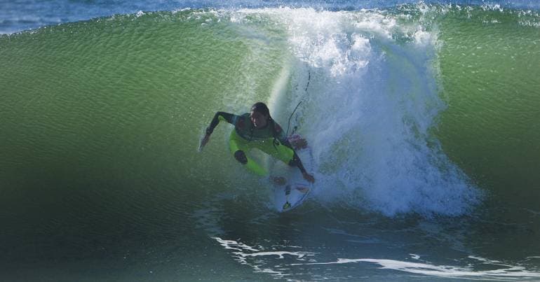 Surfing. Teresa Bonvalot falls in the quarter-finals and finishes 5th