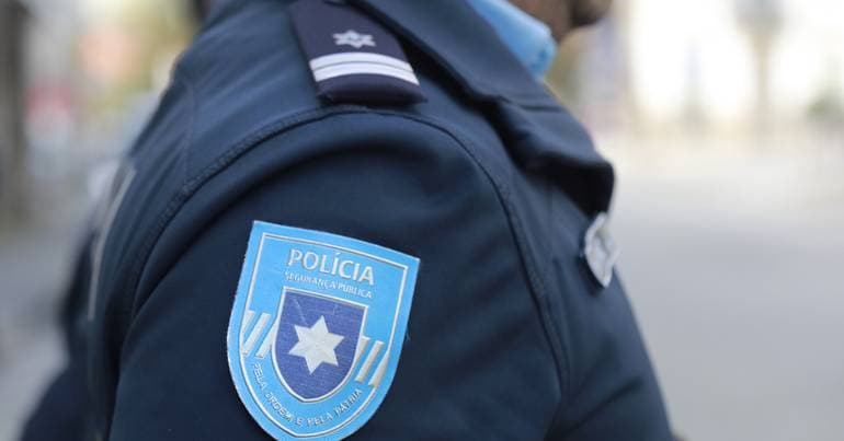 PSP arrests 2 men and seizes weapon and drugs in Castelo Branco