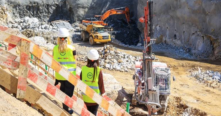 Public works tenders fall to 861 million euros