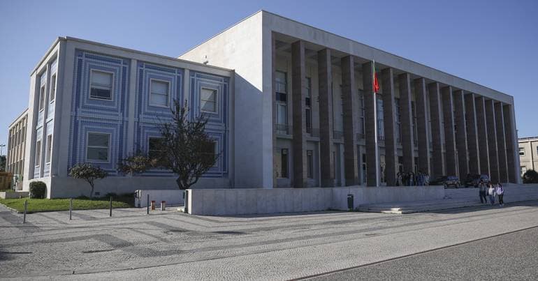 Universities open one thousand vacancies for professional training